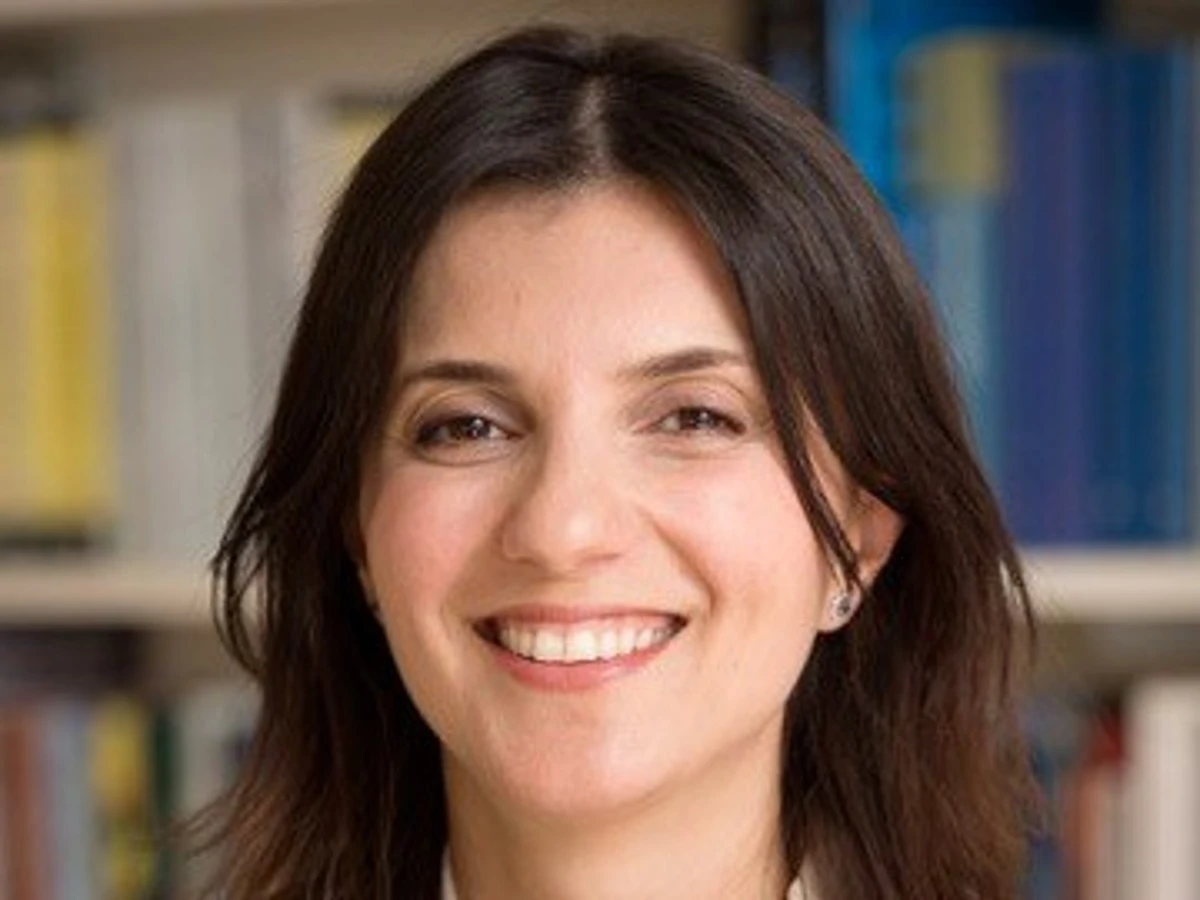 Filiz Garip, received the Rahmi Koç Science Medal from Koç University.