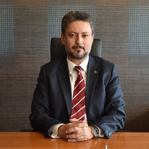 Turhan Özen, CEVA Lojistik Ltd. Şti.'ye Sağlık Sektöründen Sorumlu Kıdemli Genel Başkan Yardımcısı olarak atanmıştır.