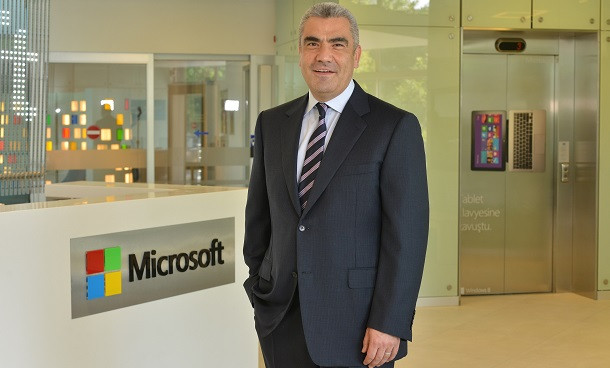 Burak Gökmen, Microsoft Mobil Komunikasyon A.Ş.'ye Ortadoğu ve Afrika Bölge Başkan Yardımcısı olarak atanmıştır.