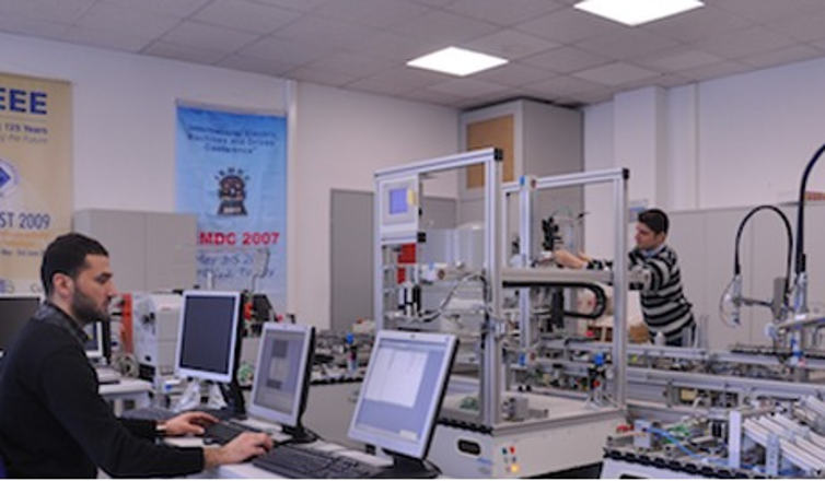 Mekatronik Laboratuvarı