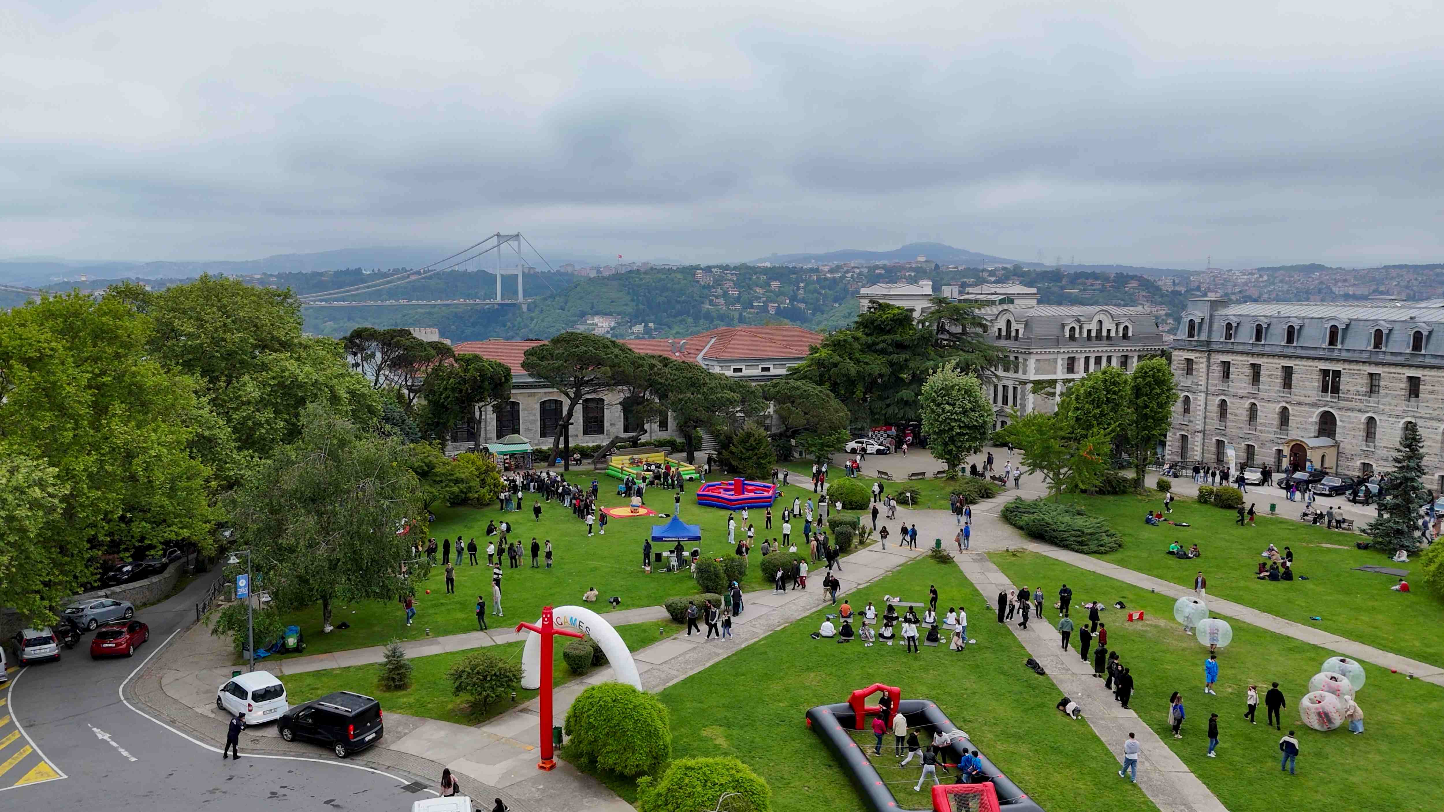 Hayatı Kampüste Yaşa!